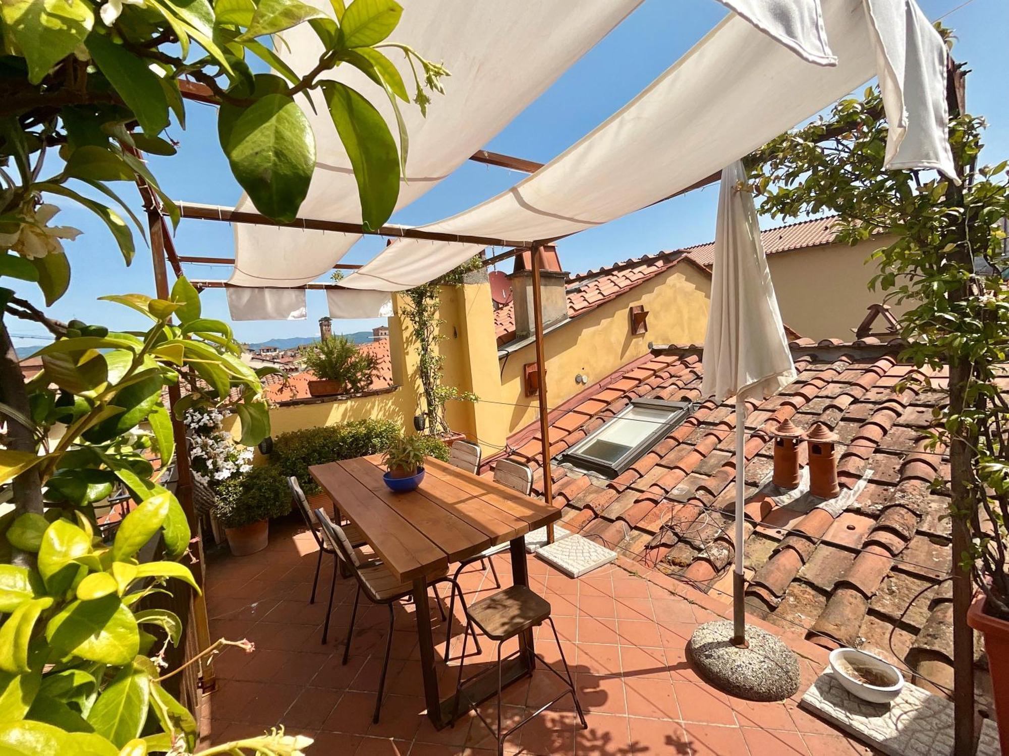 La Terrazza Di Sofia Apartman Lucca Kültér fotó