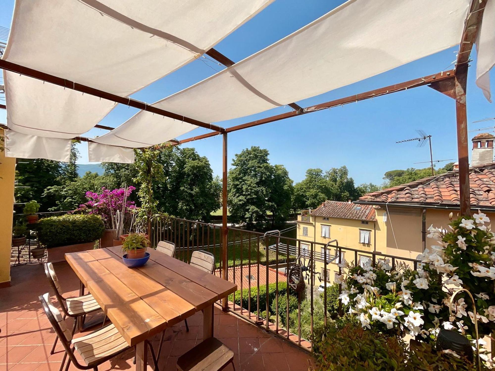 La Terrazza Di Sofia Apartman Lucca Kültér fotó